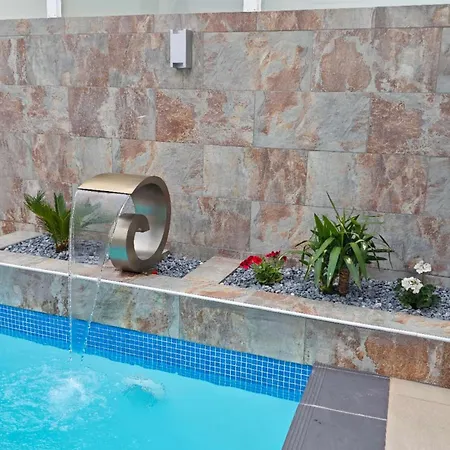 Casa Femes Piscina Climatizada بلايا بلانكا